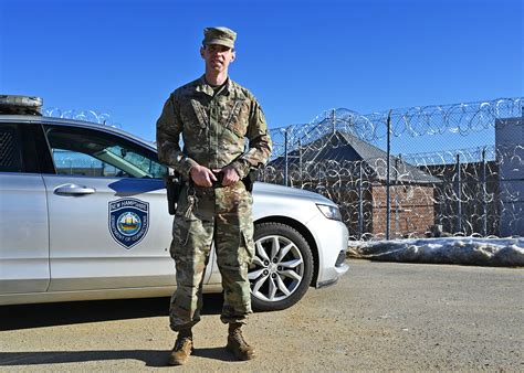 Nh Guard Members Backstop State Prison Corrections Officers Article
