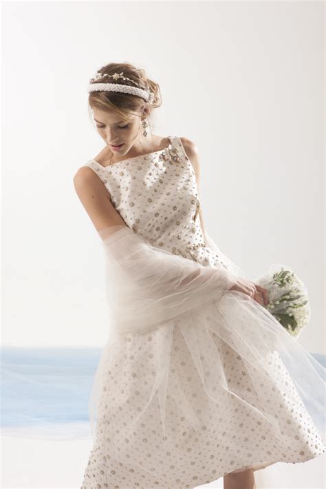 Le nuove collezioni del panorama bridal per la sposa del 2021 propongono un ampio ventaglio di modelli adattabili facilmente ad ogni tipo di personalità, oggi però ci soffermeremo su uno stile fresco e libero da dettami eccessivamente formali. Le spose di Giò 2019, abiti da sposa romantici ed eleganti
