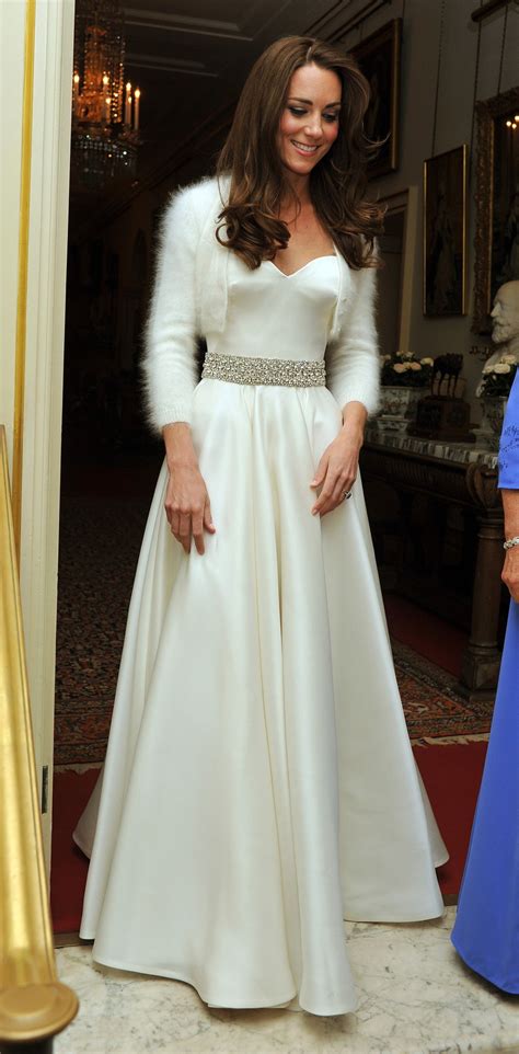 Sneak Peek Into Kate Middletons Wardrobe Get The Stunning Look Of