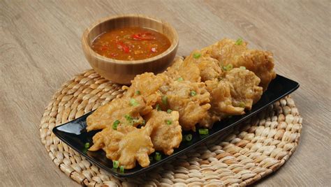 Tak hanya enak, ikan gurame juga kaya akan nutrisi, lo. Resep Jamur Enoki Saus Pedas