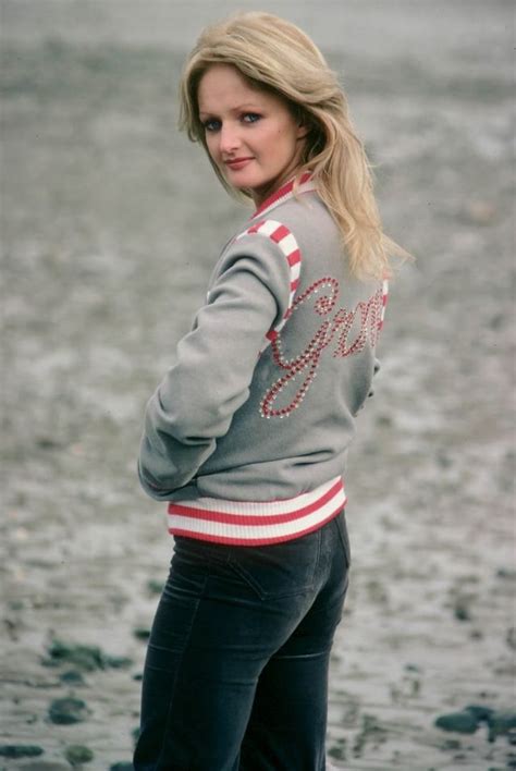 Bonnie singer me as a girlfriend bonnie tyler famous singers stunning music star photoshoot music people. 30 Fabulous Photos of Bonnie Tyler in the 1970s and '80s ...