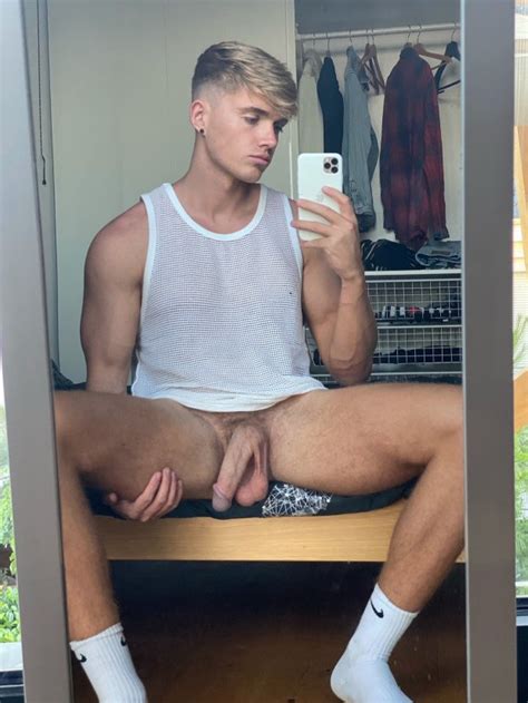 Hot Teen Twink Paul Cassidy Shows His Cock Emre