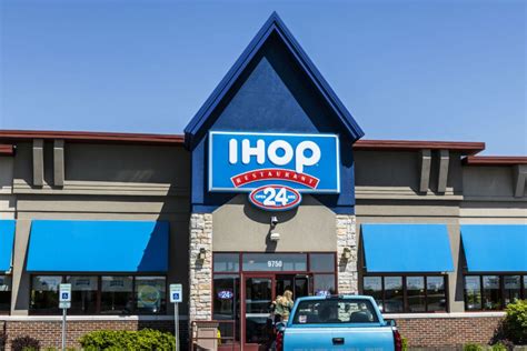 IHOP cambia su nombre a 'IHOb' y revela qué significa la 'B'