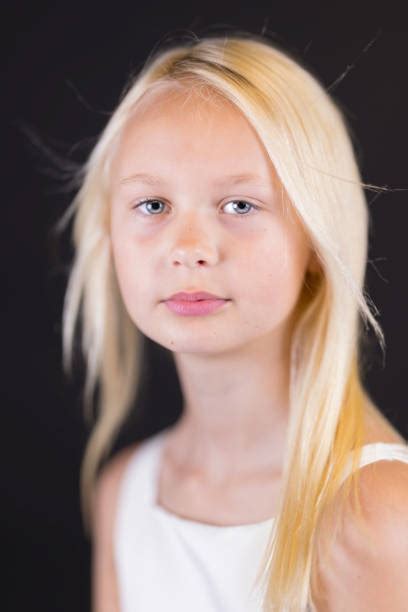 100 Pics Of A 10 Year Old Blonde Girl Stock Photos Pictures And Royalty