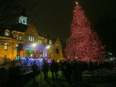 seton hall  hold  christmas tree lighting event