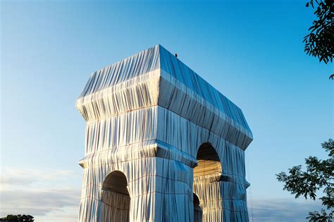 Christo And Jeanne Claudes Larc De Triomphe Wrapped Is A Reality