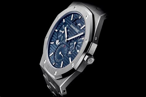 Experience our heritage, craftsmanship and connection to the world in the musée atelier audemars piguet which pays tribute to the craftspeople who have made what audemars piguet is today, generation after generation. Audemars Piguet démarre l'année en trombe | Watchonista