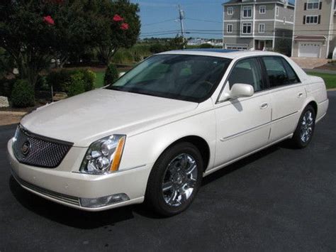 Purchase used 2011 CADILLAC DTS PLATINUM 18K MILES WHITE DIAMOND