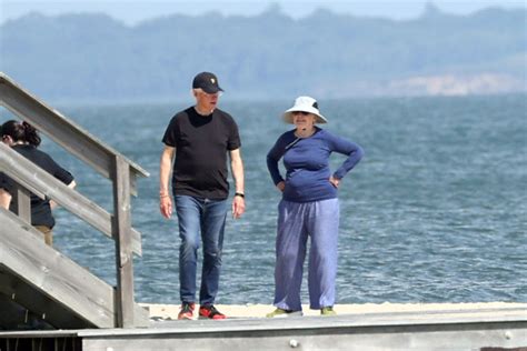 Bill Hillary Clinton Fue Vista Caminando En Los Hamptons Unas Semanas