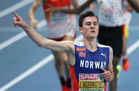 Jakob ingebrigtsen oppgitt etter semifinalen: Hallen-EM der Leichtathleten: Jakob Ingebrigtsen läuft ...