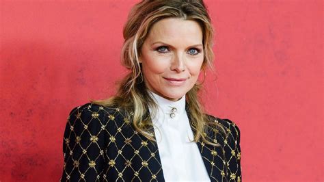 Michelle Pfeiffer Lleva Looks De Oficina Ideales Para Mayores De 60