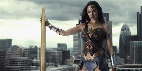 Fan Adds S Wonder Woman Theme To Diana S Iconic Justice League Scene Trendradars Latest