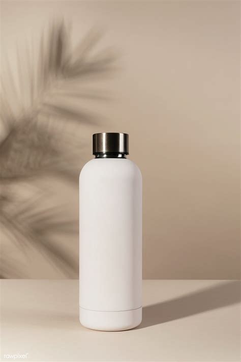 premium image  minimal reusable water bottle design mockup   reusable water