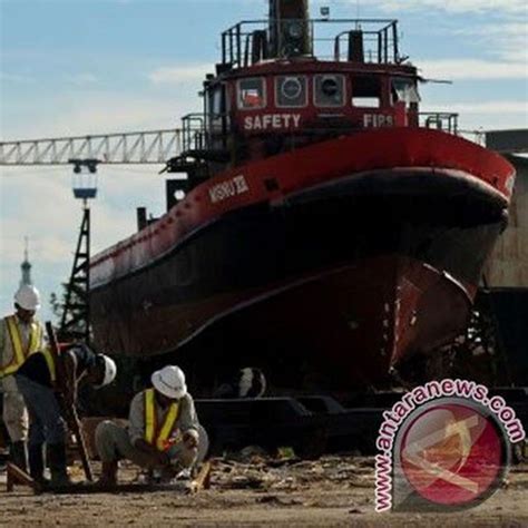 Maybe you would like to learn more about one of these? Gaji Galangan Kapal Batam - Gaji Tak Dibayar Buruh ...