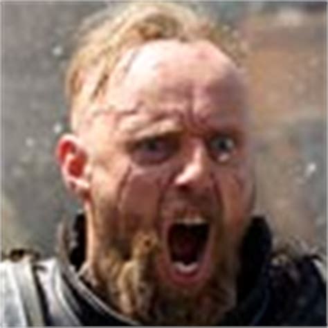 Sorry, the video player failed to load. Aksel Hennie: películas, biografía, fotos