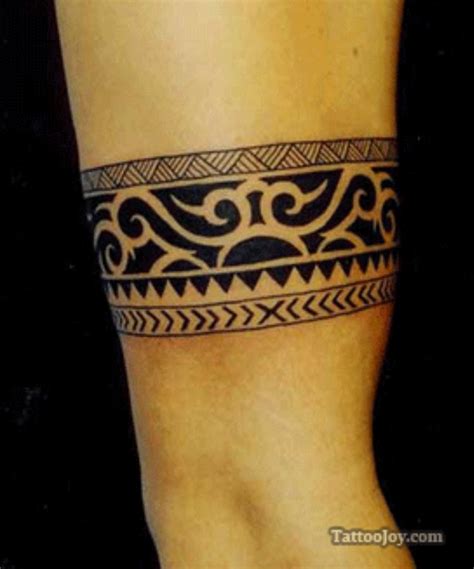 In many tribes, women's tattoos were symbols of beauty that simultaneously ensured they were of no value to neighbouring tribes. The 15 best German Tribal Armband Tattoo Stencil images on ...