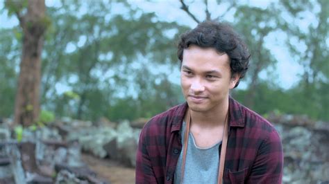 Fourteen years after they parted ways, a chance meeting sees cinta reunite with rangga while she and her girlfriends are on vacation in yogyakarta. Ada Apa Dengan Cinta 2 | Official Teaser #AADC2 - YouTube