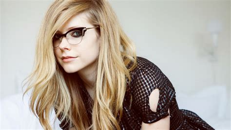 Music Avril Lavigne HD Wallpaper