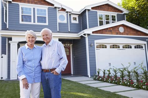 When should seniors sell their Des Moines House?