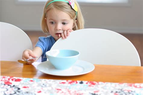 A Simple Way To Teach Your Child How To Set A Table Everyday Reading