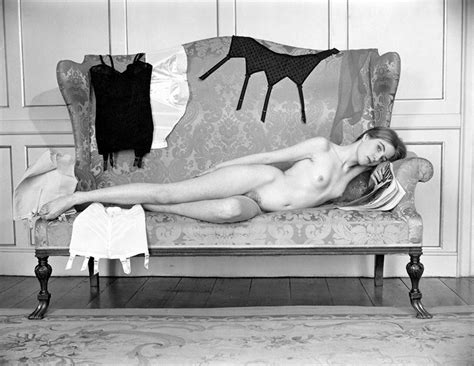 Nude Model For Vogue Galerie Art