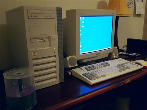 The Return Of The 90s Sleeper V1999 Old Computers Vintage
