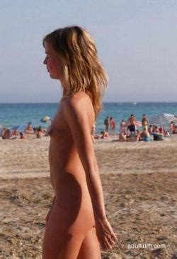 Meisjes Naakt Op Strand Sexiz Pix