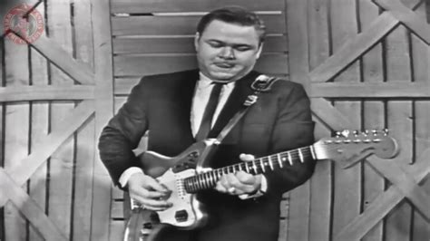 Roy Clark Was A Legend On The Guitar Check Out 12th Street Rag
