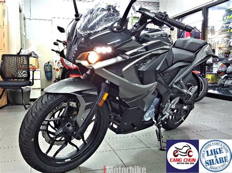 The overall design cues are quite muscular with several creases and contours making it a very busy design. Modenas PULSAR RS200 | New Motorcycles iMotorbike.my