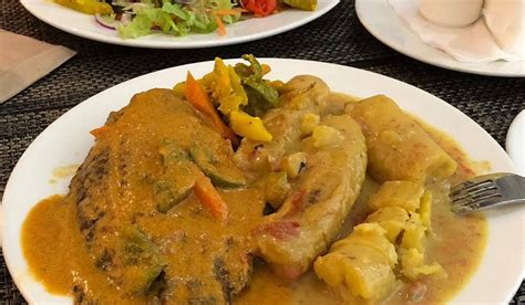 Ndizi samaki / tanzanian chicken stew mchuzi wa samaki stock photo image of dinner tanzanian. Ndizi Samaki : Mapishi Jinsi Ya Kupika Ndizi Na Samaki Wa ...
