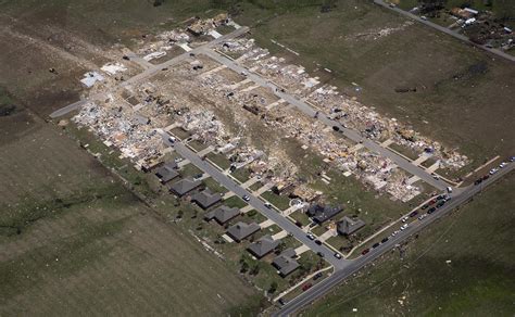 Little Rock Arkansas Tornadoes Rip Midwest And South Pictures