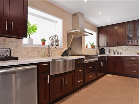 Kitchen cabinets surrey is a cabinet wholesaler and retailer located in surrey and vancouver north bc. Surrey, BC, Canada | RESAAS | Kitchen remodel, Kitchen ...