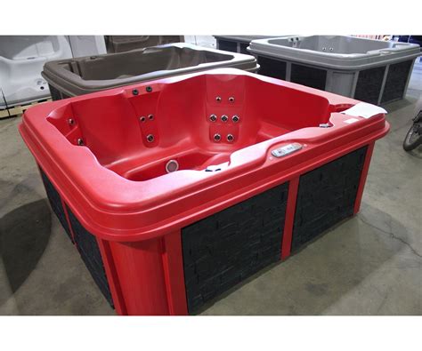 Coleman 5 Person Hot Tub With Lounger Black Exterior Red Interior 30 Stainless Steel Jets