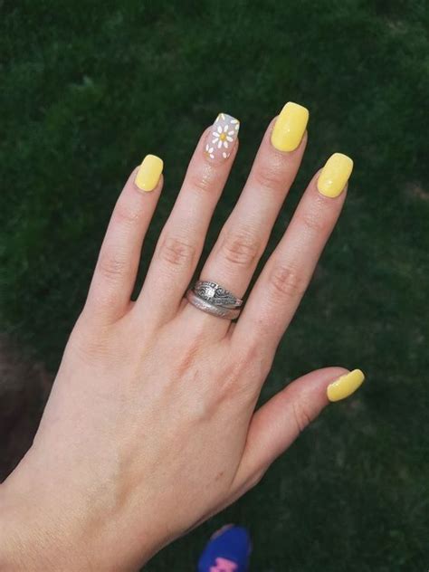 Pin By Kaylarae On Nails Yellow Nails Design Nail Designs Summer Yellow Nails