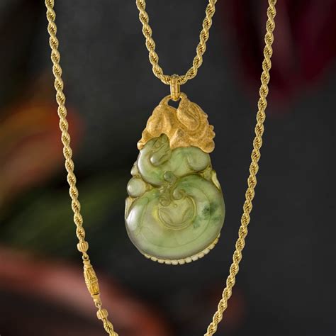 Buccellati Carved Jade Pendant Necklace Karat Yellow Gold J S
