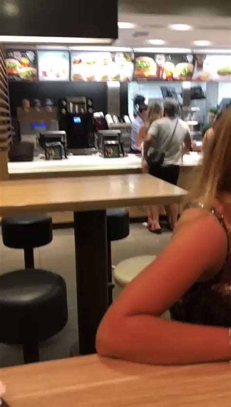 Em On Twitter These Mfs Really Started Fucking At Mcdonaldsin Front Of The Cashierout