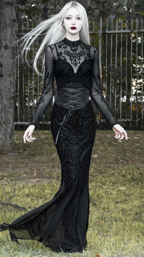 pin by spiro sousanis on anastasia gothic outfits hot goth girls vampire fashion