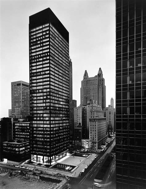 Seagram Building In New York By Mies Van Der Rohe Archeyes