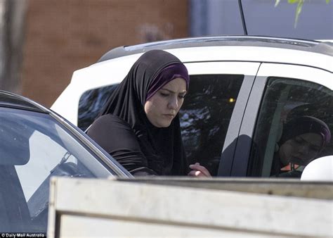 Fatima Elomar Wife Of Isis Fighter Mohamed Elomar Drops Niqab In Sydney