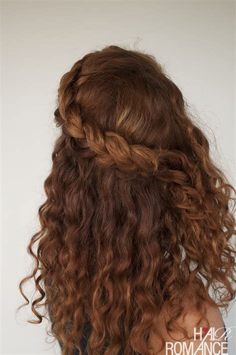 The front part of the style has beautifully curved braids and the rest of the hair is left unbraided and curly, as we very well know curls are super attractive and sexy. Curly hair tutorial - the half-up braid hairstyle - Hair ...