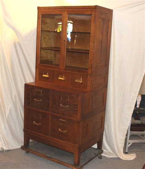 Videos tell more about the antique than an auction, store or mall showing a tag of. Bargain John's Antiques | Large Mission Oak File Cabinet ...