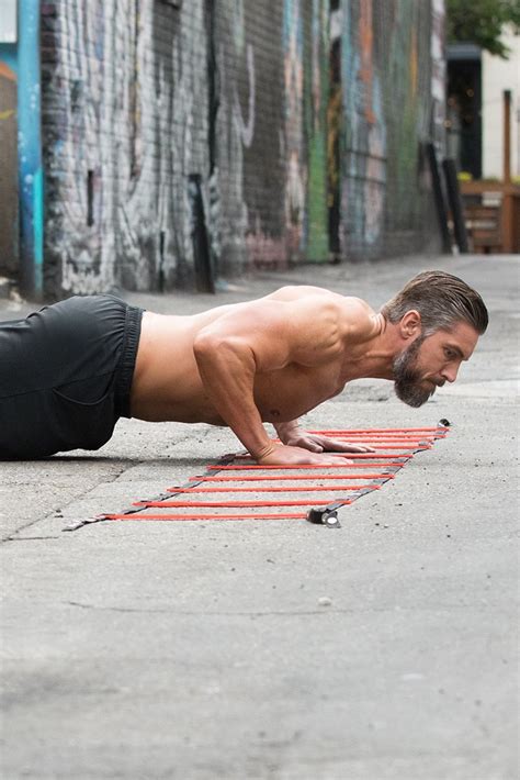 10 Best Bodyweight Ab Exercises At Home To Train Your Core