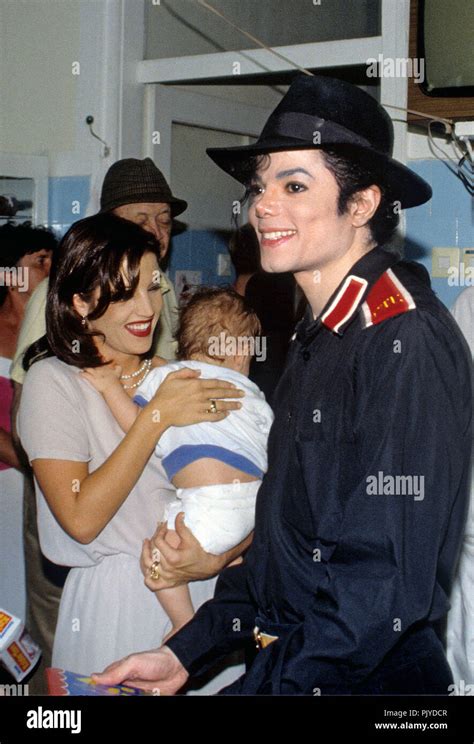 Lisa Marie Presley And Michael Jackson