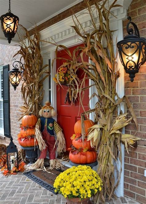 These corn stalk clusters tutorial from the latest issue of martha stewart strike just the right. 57 Cozy Thanksgiving Porch Décor Ideas - DigsDigs