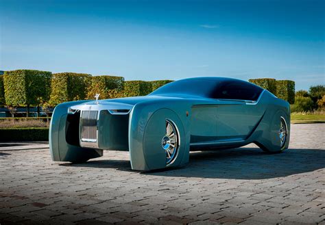 Rolls Royce Phantom Of The Future Returns Home Carbuzz