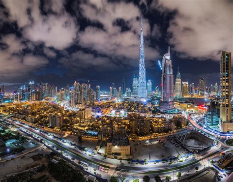 Download United Arab Emirates Skyscraper Building Light City Night Man