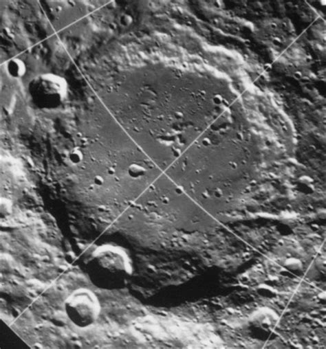 The crater zeeman y lies across the northern wall, reaching almost to the relatively flat interior floor. Der Zeeman-Krater / Mond - Allmystery