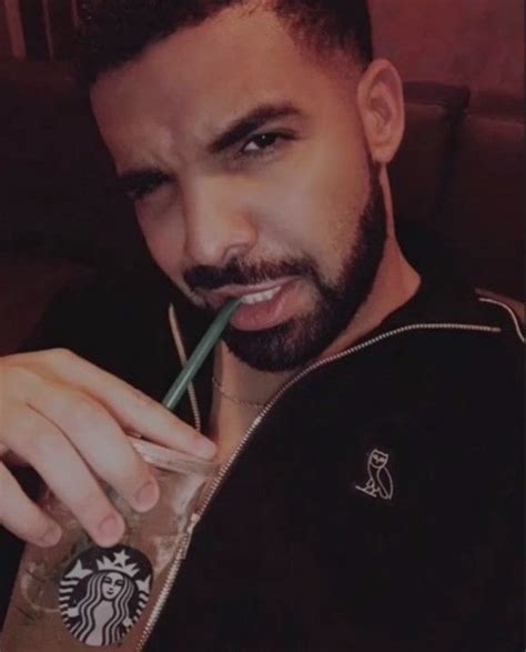 Pin By Ciarakaylanii On Memes Drake Funny Drake Photos Drake Meme