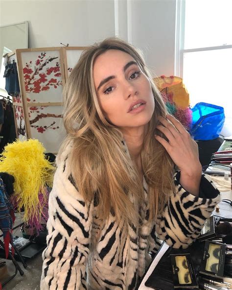 Suki Waterhouse Read Porn Book And Take Hot Selfie Photos The Fappening