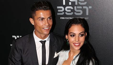 Cristiano Ronaldo And Wife Photos Image To U